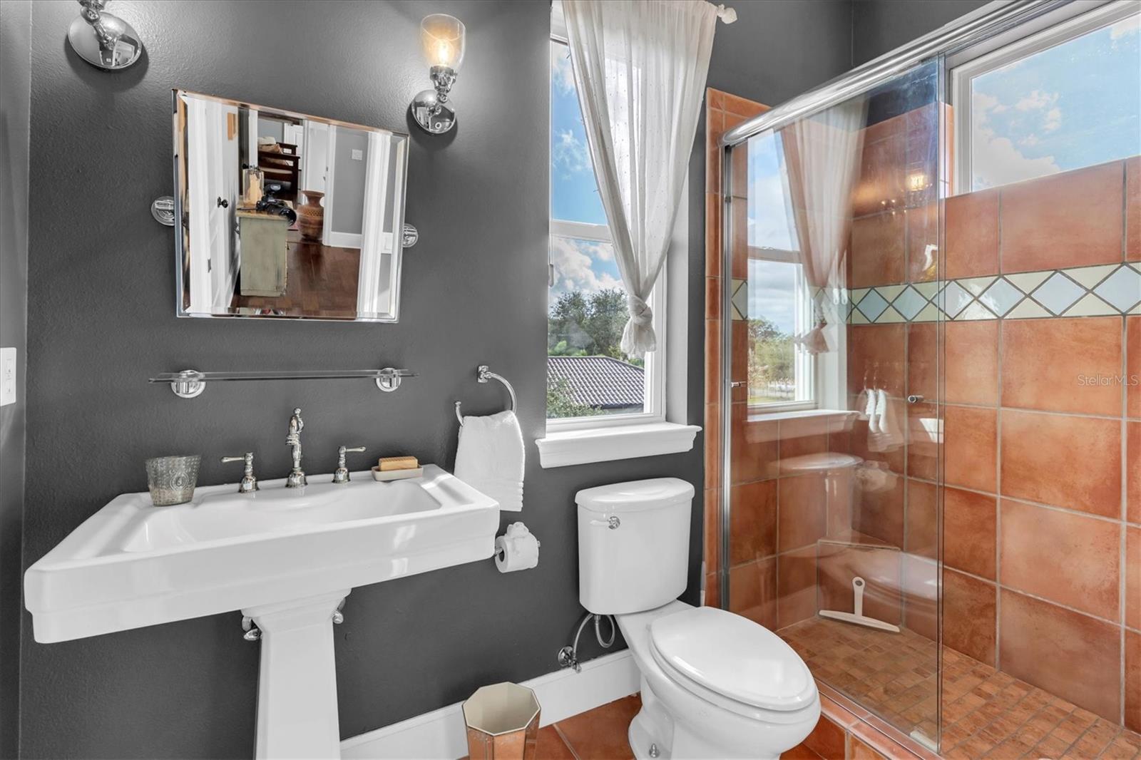 THURSTON GROVES - Residential