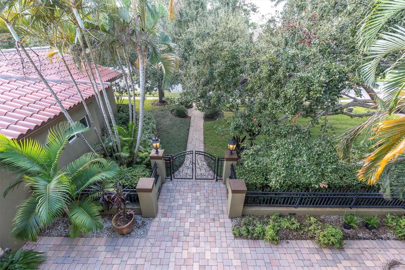 THURSTON GROVES - Residential