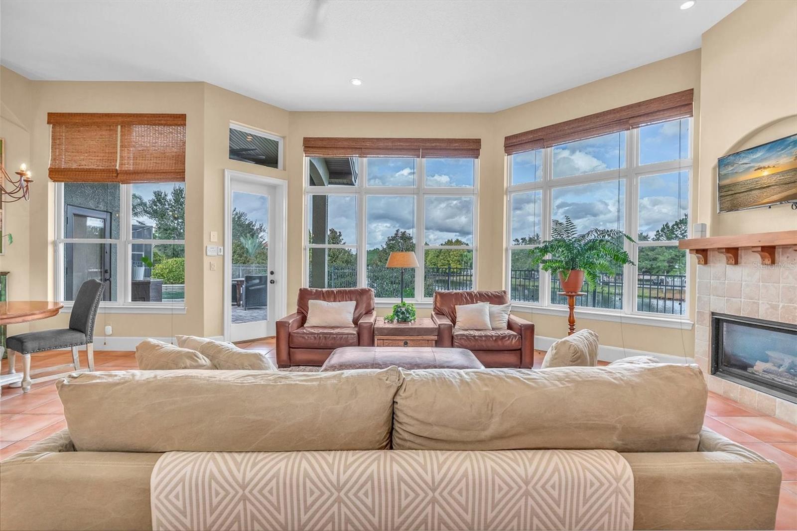 THURSTON GROVES - Residential