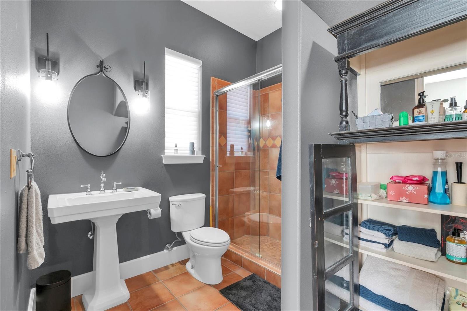 THURSTON GROVES - Residential