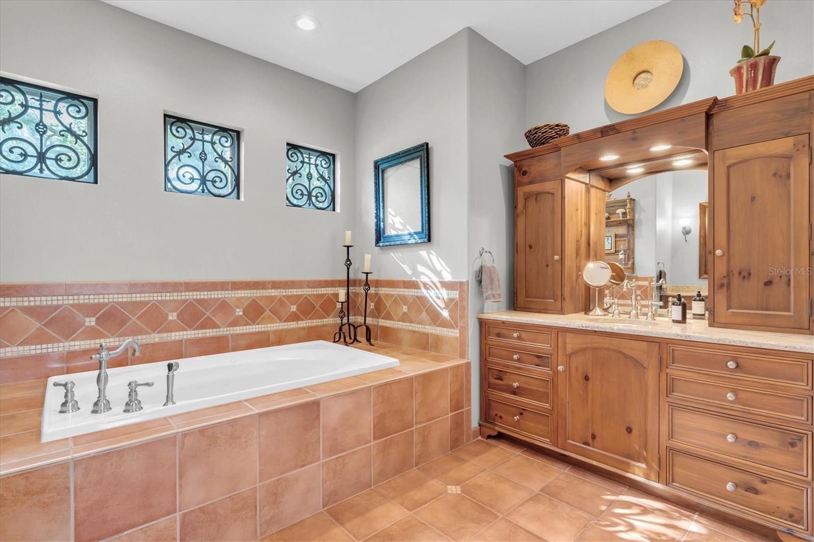 THURSTON GROVES - Residential