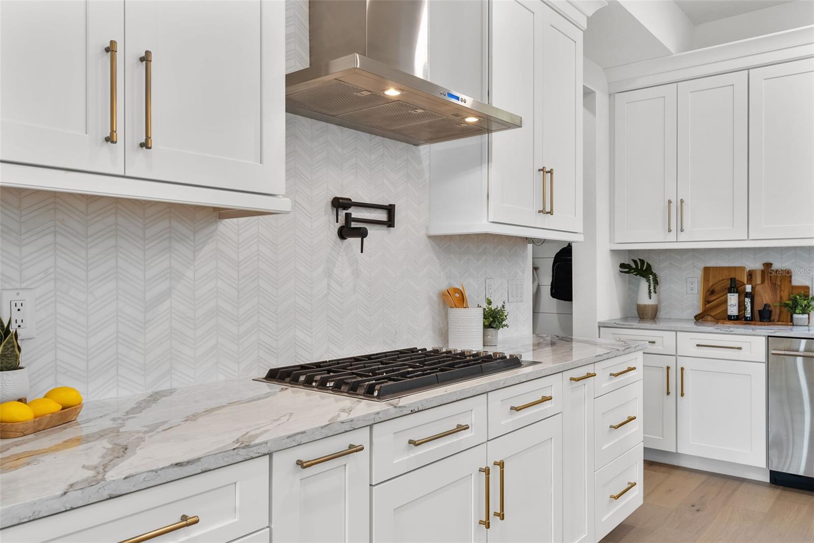 DAVIS ISLANDS PB10 PG52 TO 57 - Residential