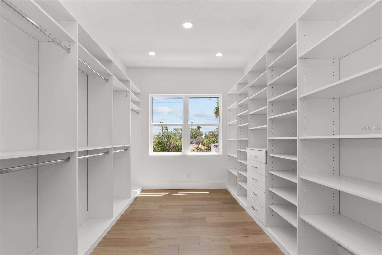 DAVIS ISLANDS PB10 PG52 TO 57 - Residential