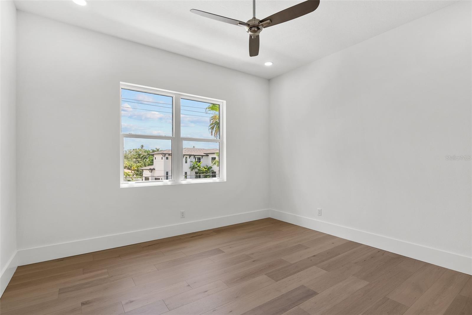 DAVIS ISLANDS PB10 PG52 TO 57 - Residential