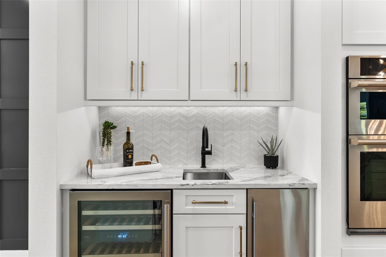 DAVIS ISLANDS PB10 PG52 TO 57 - Residential