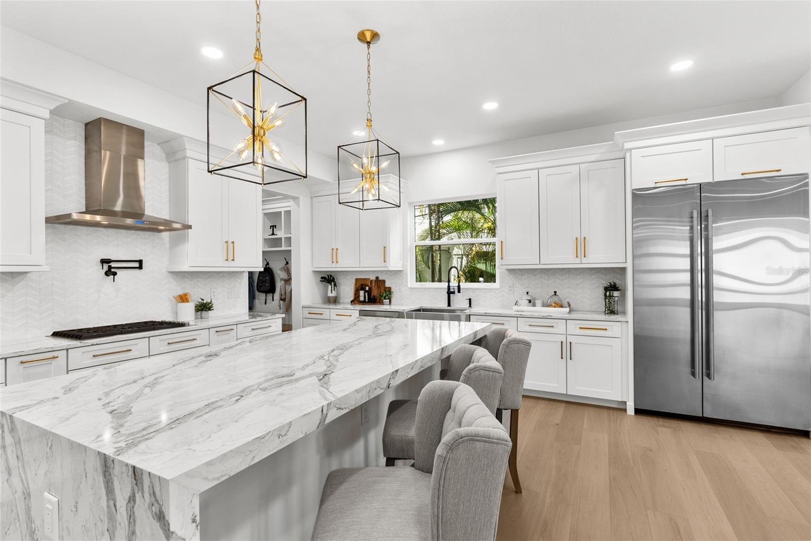 DAVIS ISLANDS PB10 PG52 TO 57 - Residential