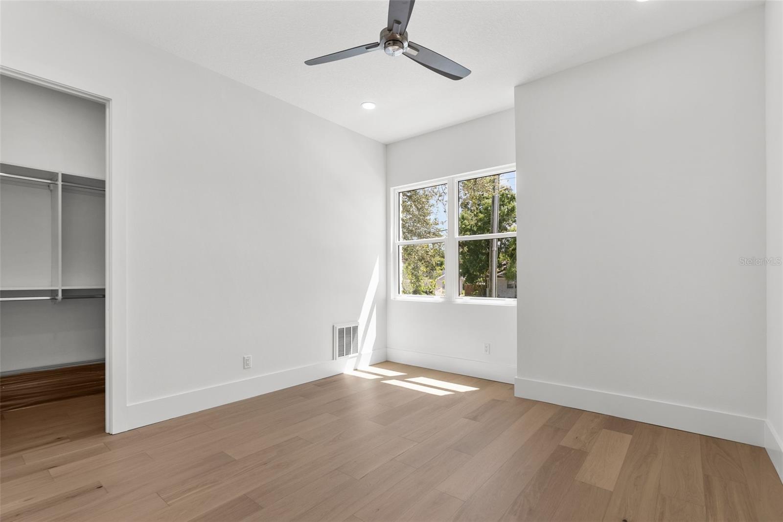 DAVIS ISLANDS PB10 PG52 TO 57 - Residential