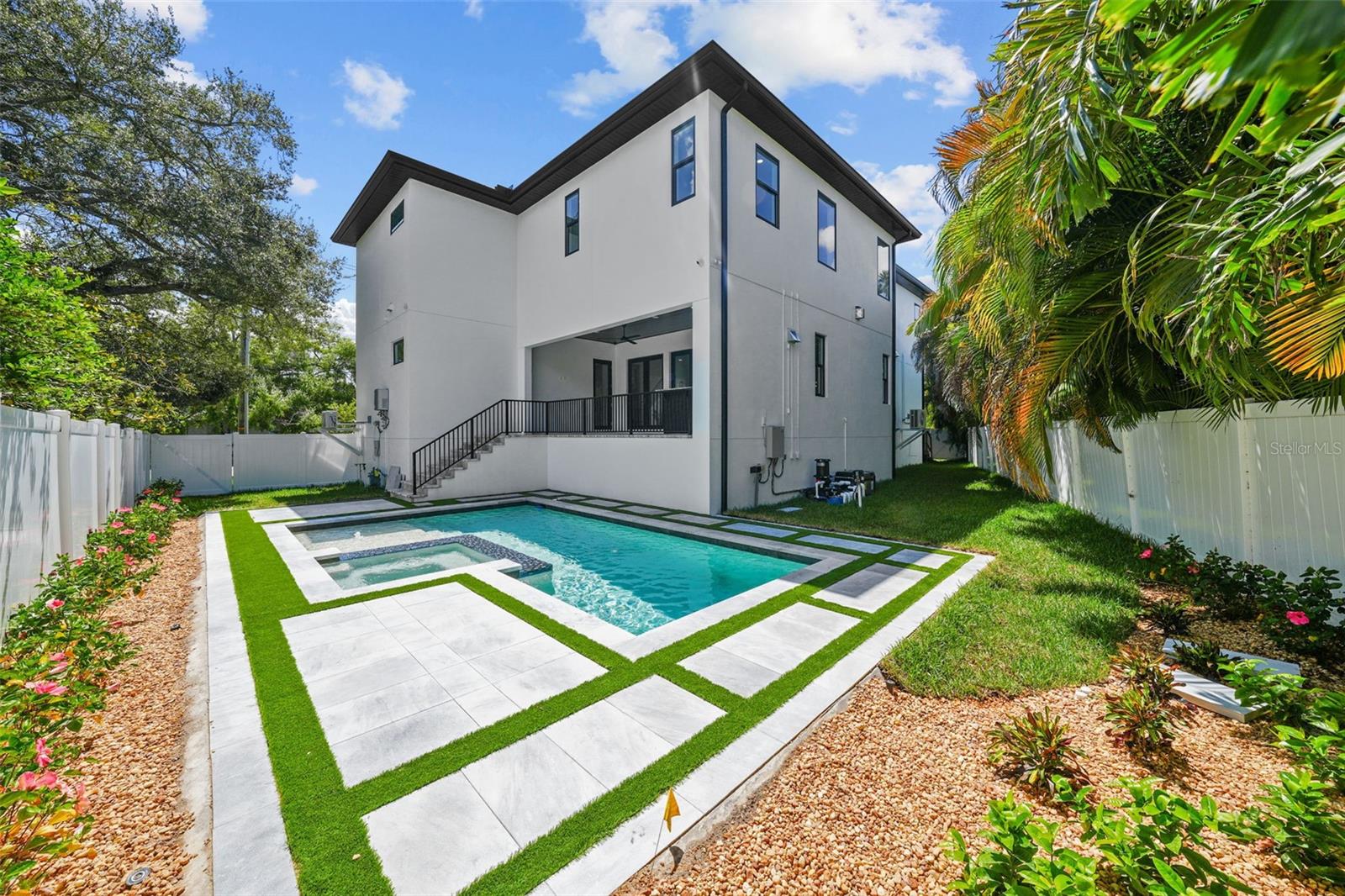 DAVIS ISLANDS PB10 PG52 TO 57 - Residential