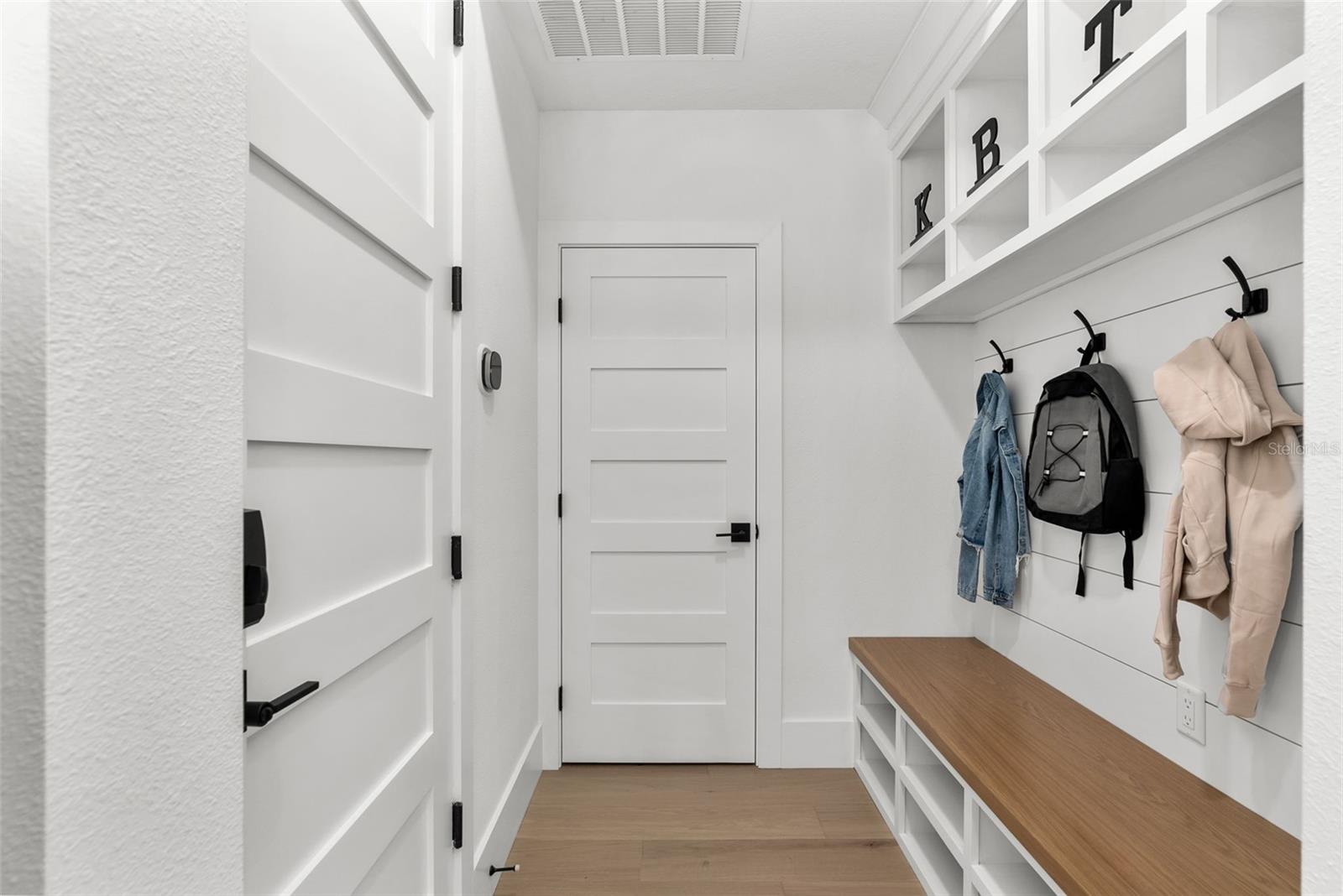 DAVIS ISLANDS PB10 PG52 TO 57 - Residential