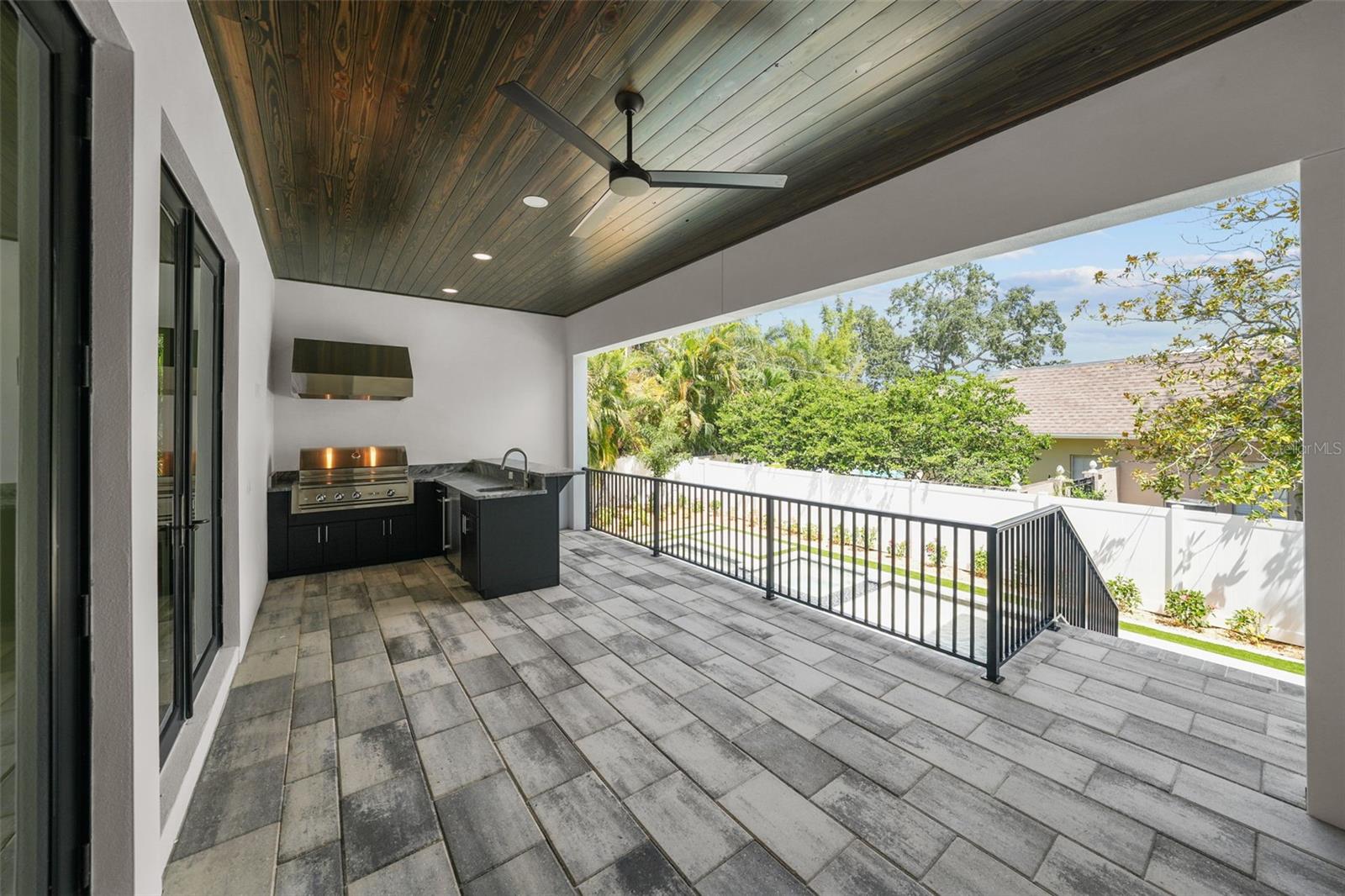 DAVIS ISLANDS PB10 PG52 TO 57 - Residential