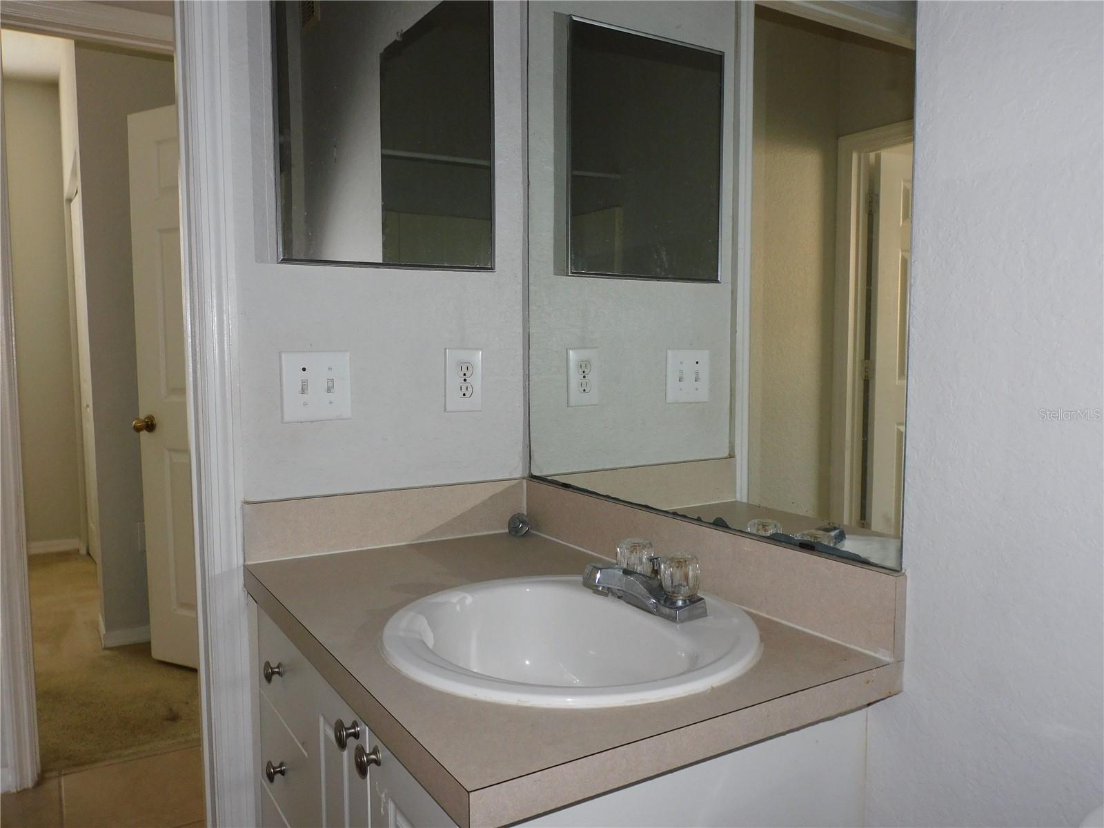 CRESCENT PLACE AT LAKE LOTUS CONDO - Residential