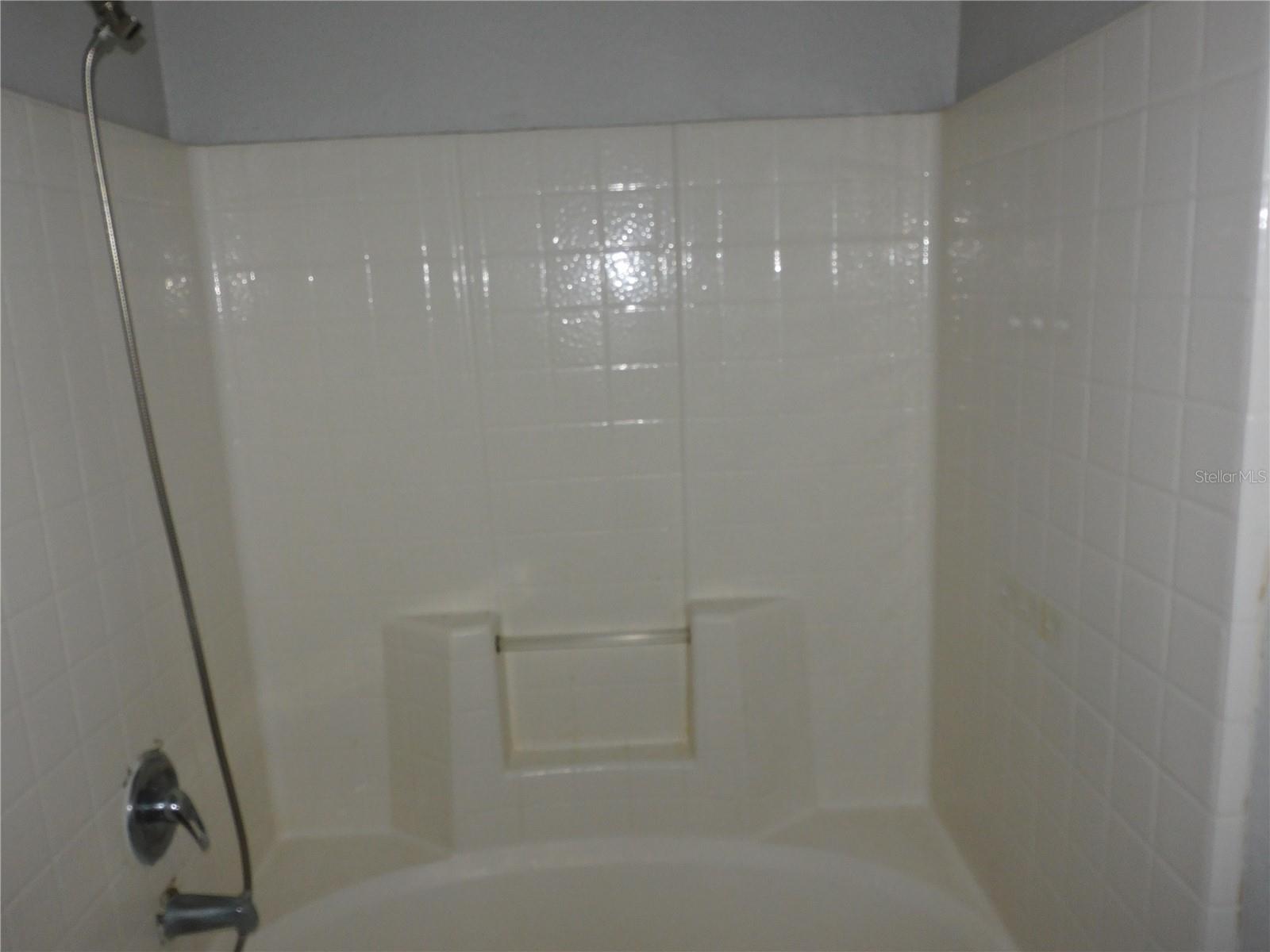 CRESCENT PLACE AT LAKE LOTUS CONDO - Residential