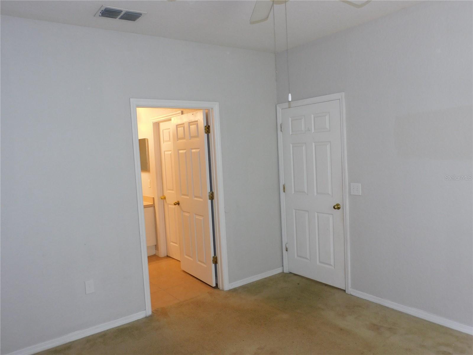 824 GRAND REGENCY POINT 102