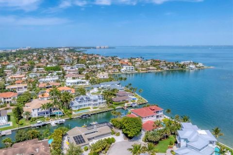 A home in LONGBOAT KEY