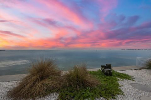 A home in LONGBOAT KEY