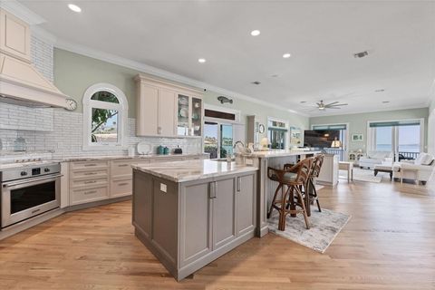 A home in LONGBOAT KEY