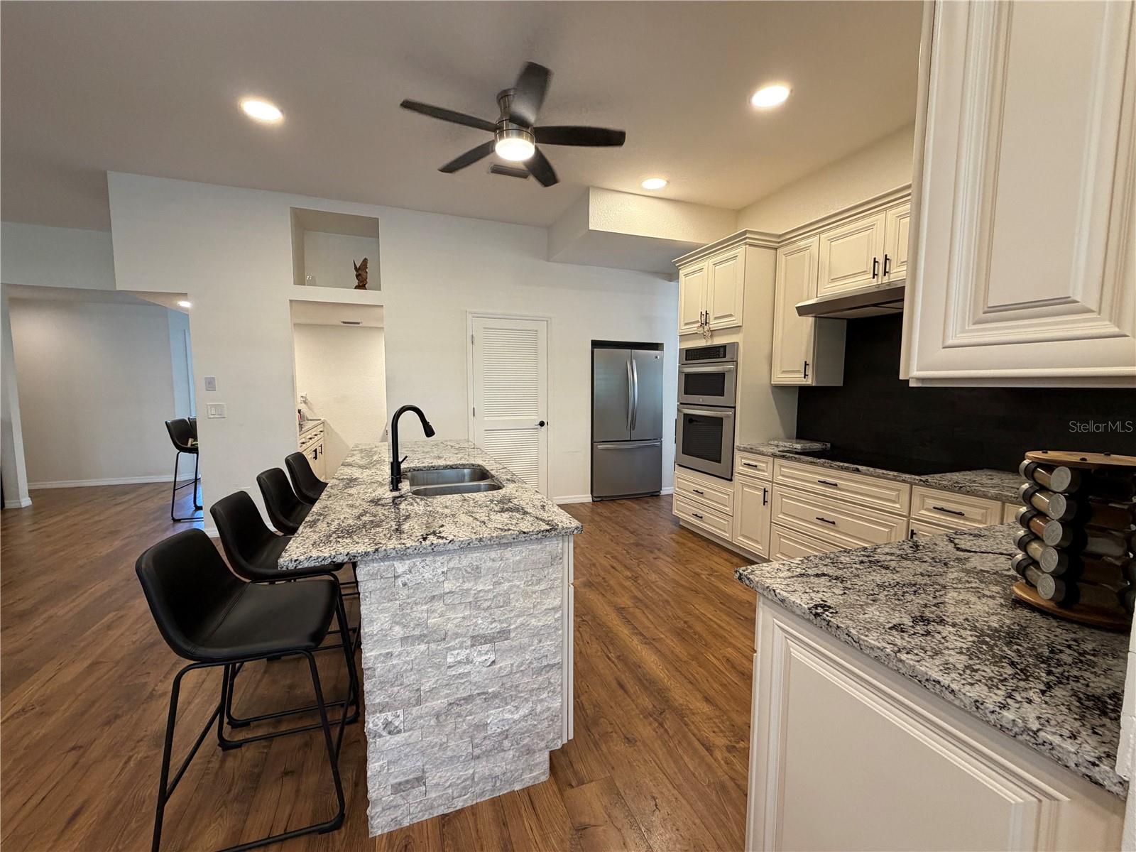 2966 POST ROCK COURT
