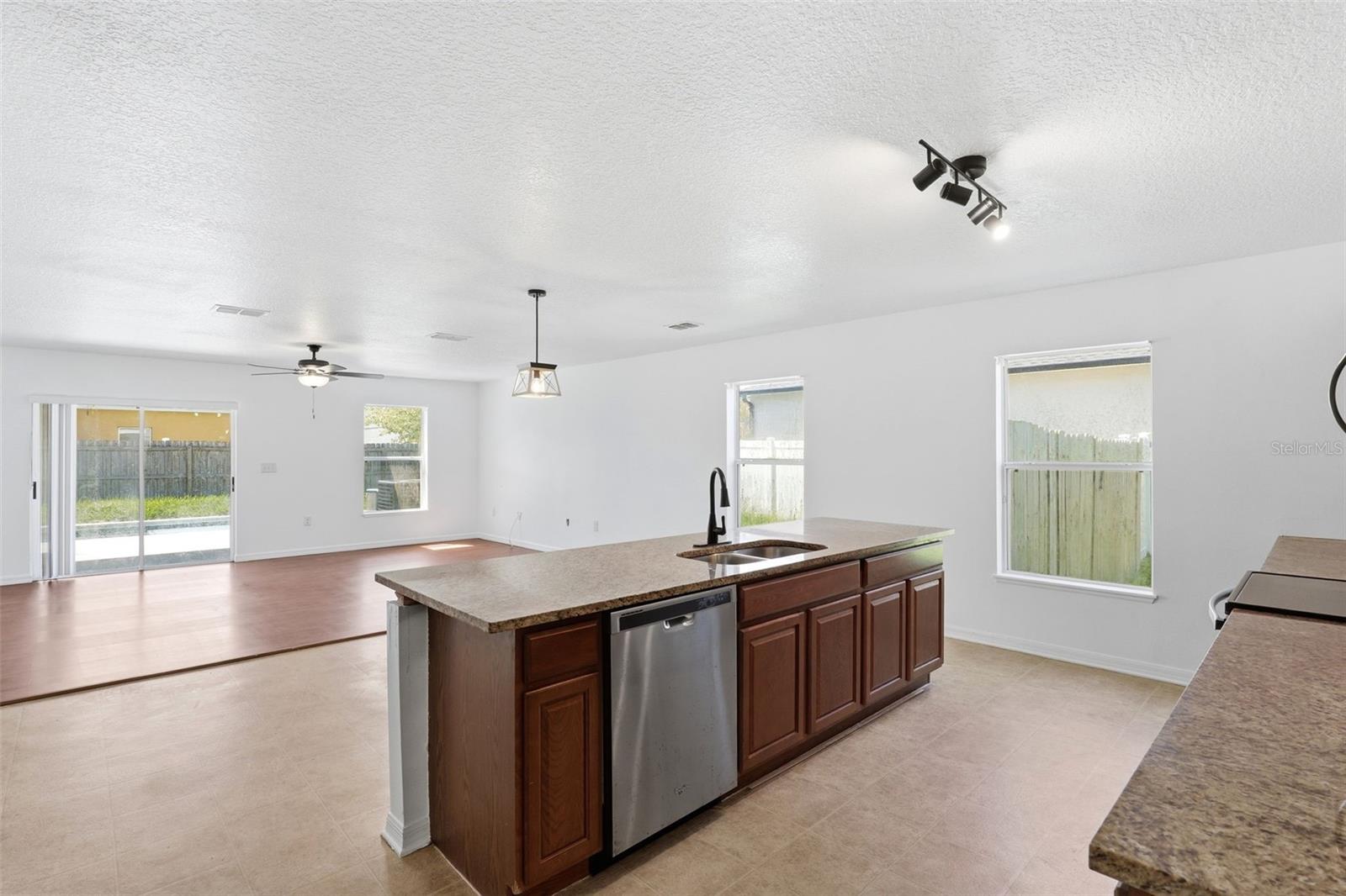 CRYSTAL LAKES WEST - Residential