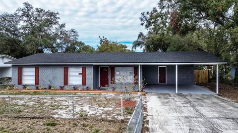 A home in WINTER HAVEN