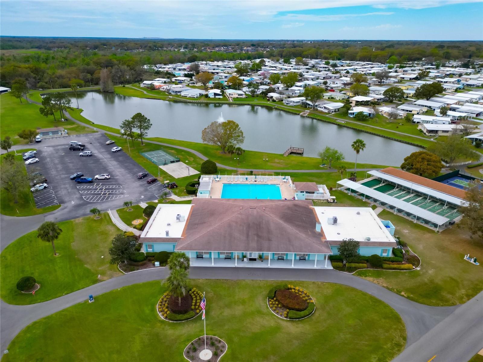 FOXWOOD LAKE ESTATES - Residential