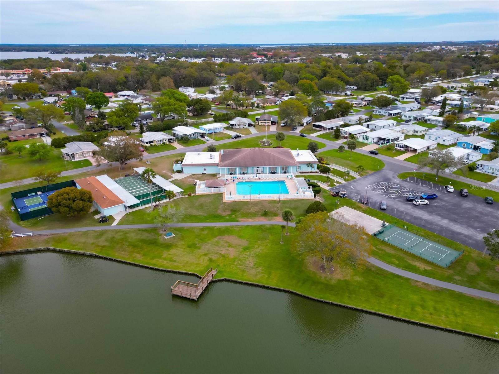 FOXWOOD LAKE ESTATES - Residential