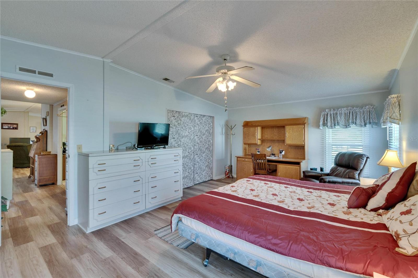 FOXWOOD LAKE ESTATES - Residential