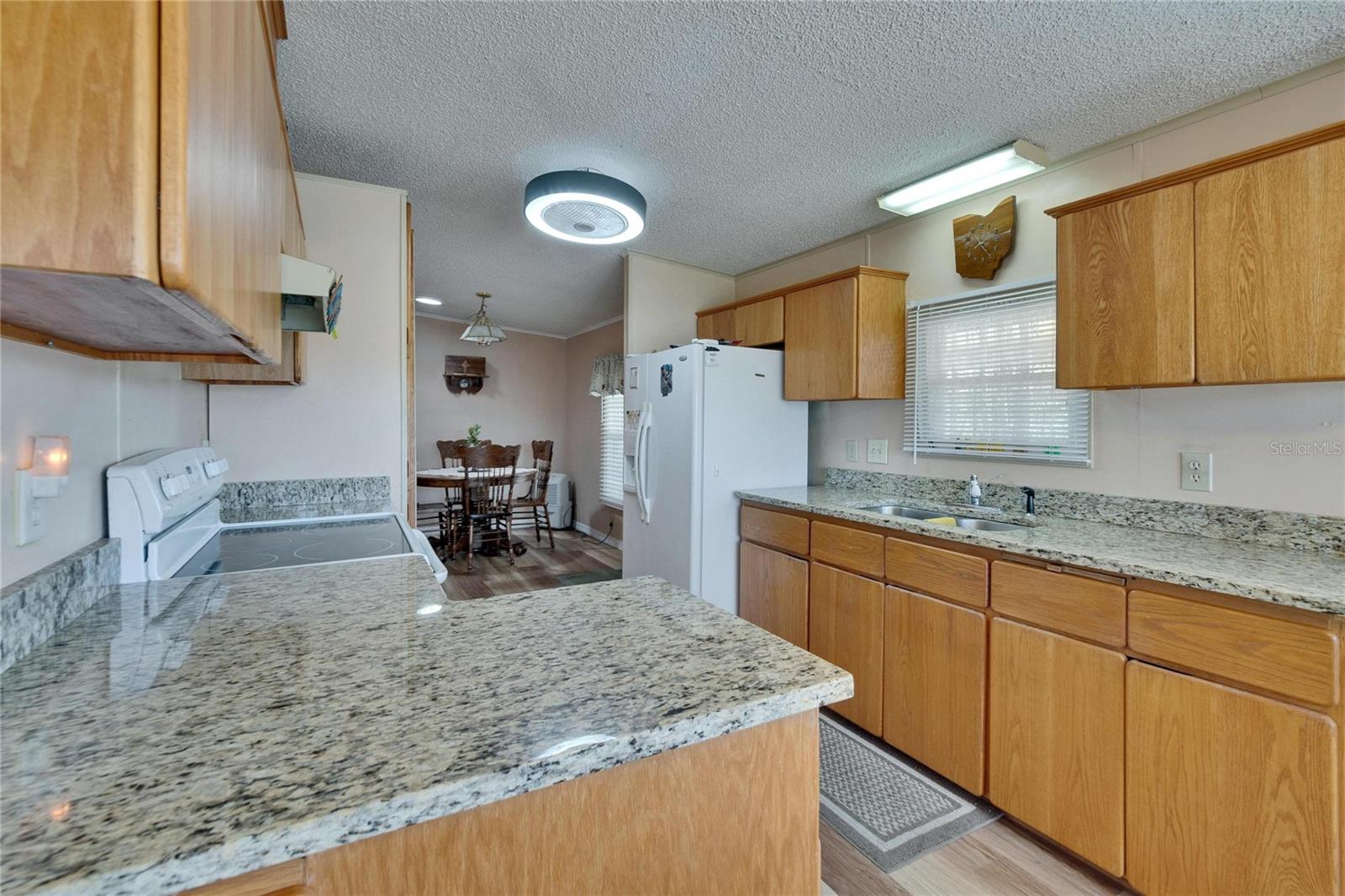 FOXWOOD LAKE ESTATES - Residential