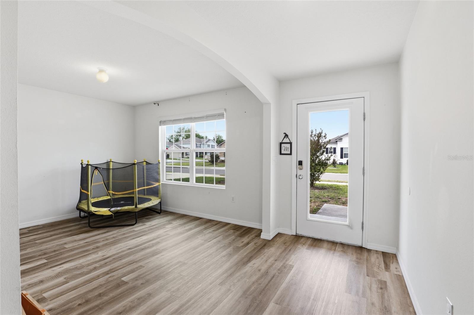 NEWBERRY CORNERS PH LLL PB 35 PG 91 - Residential