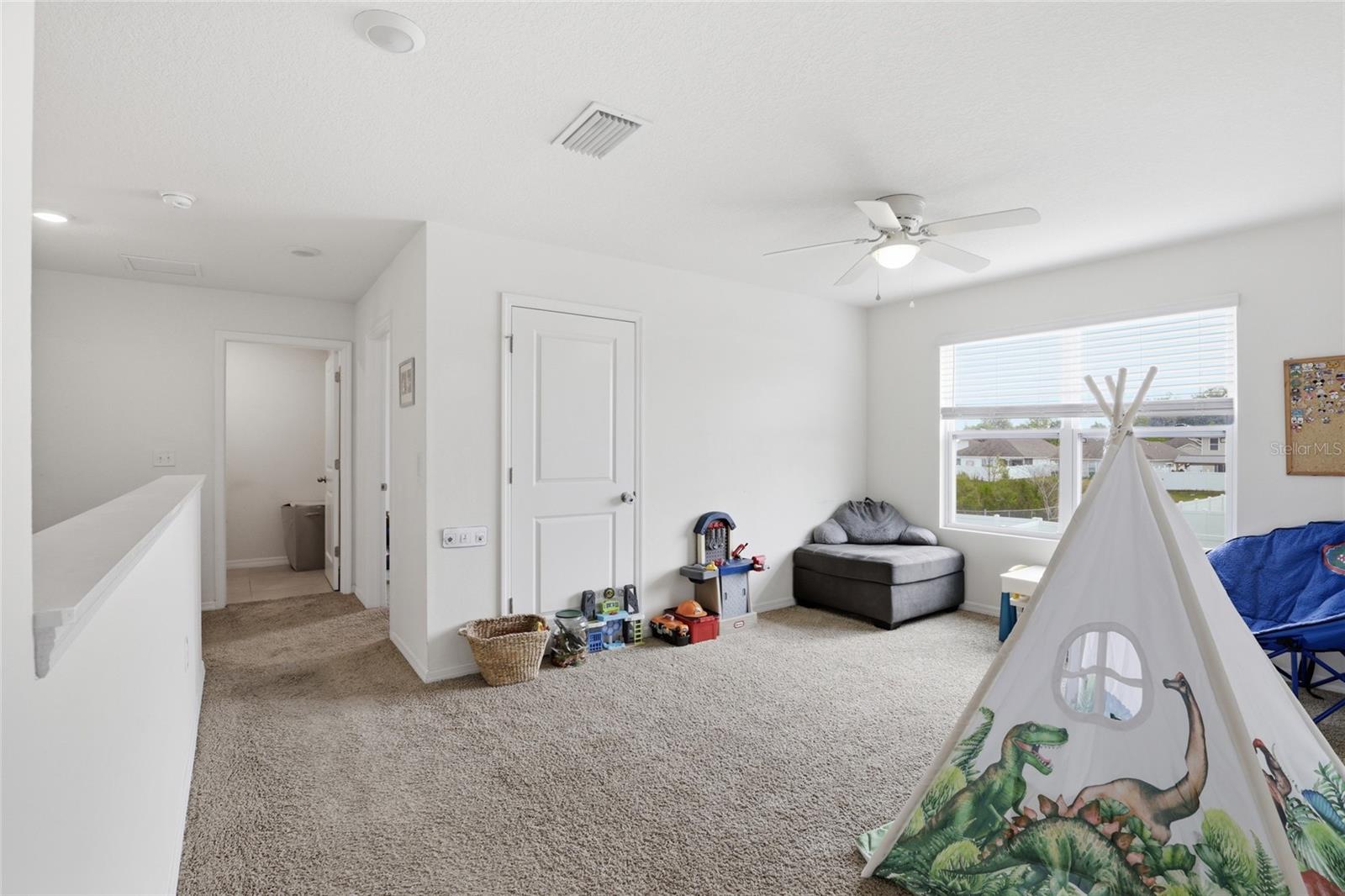 NEWBERRY CORNERS PH LLL PB 35 PG 91 - Residential