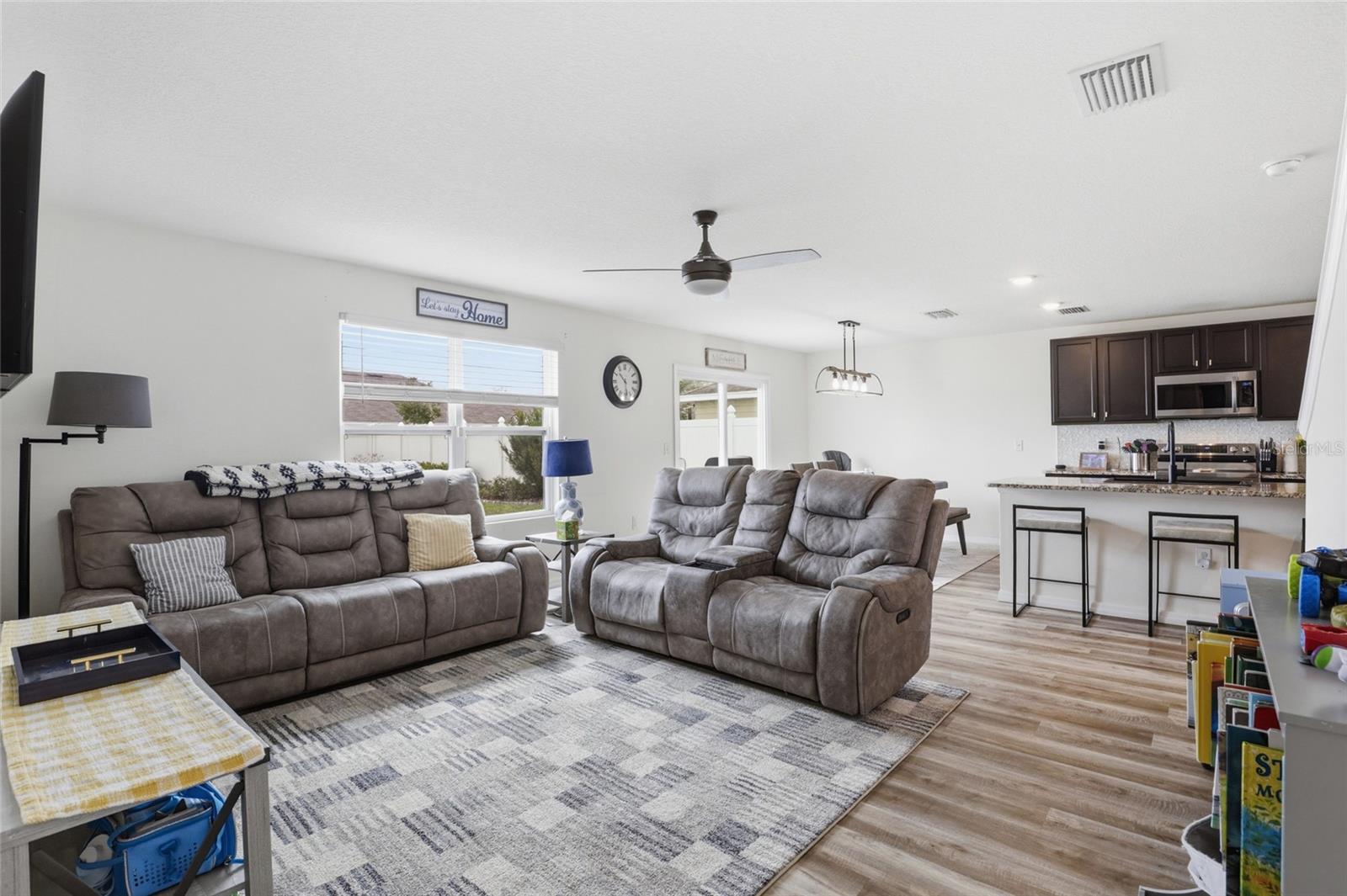 NEWBERRY CORNERS PH LLL PB 35 PG 91 - Residential