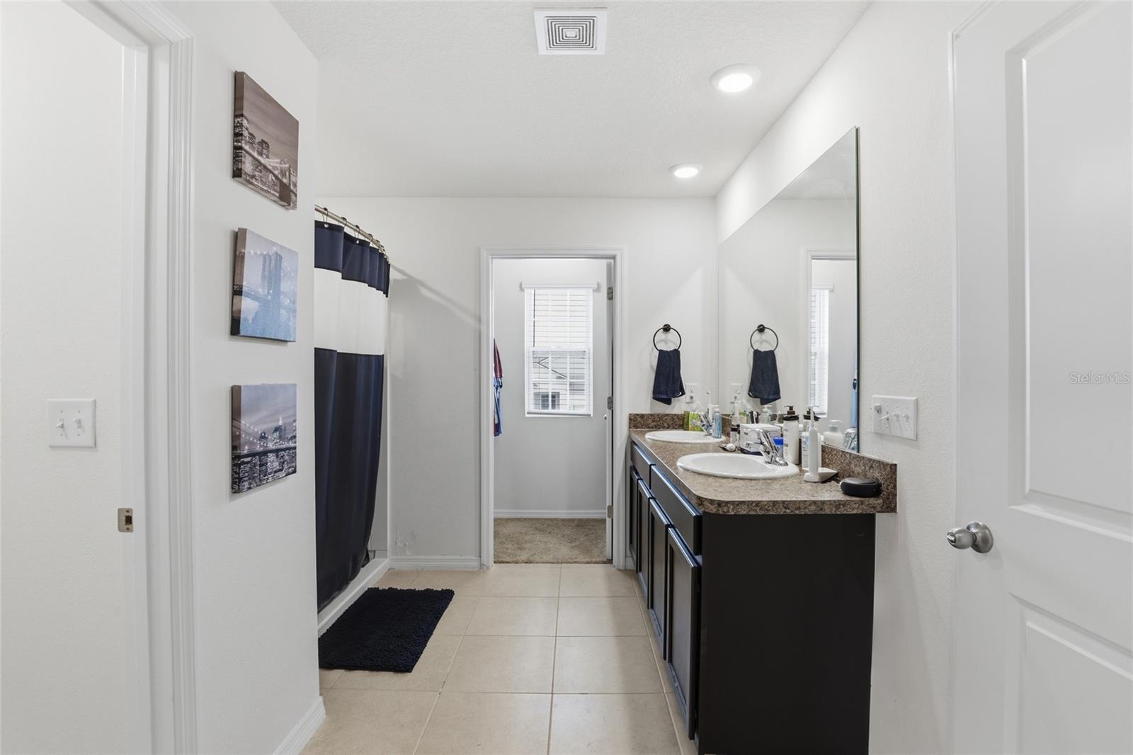 NEWBERRY CORNERS PH LLL PB 35 PG 91 - Residential