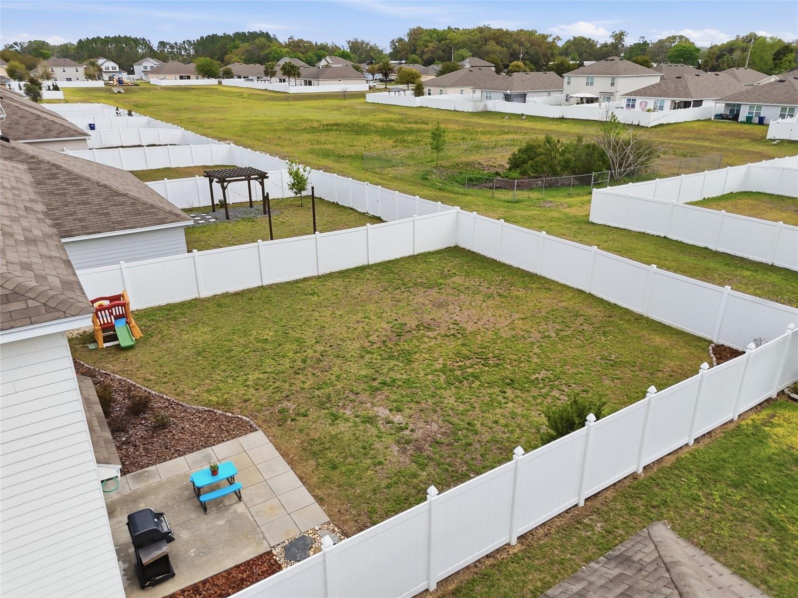 NEWBERRY CORNERS PH LLL PB 35 PG 91 - Residential