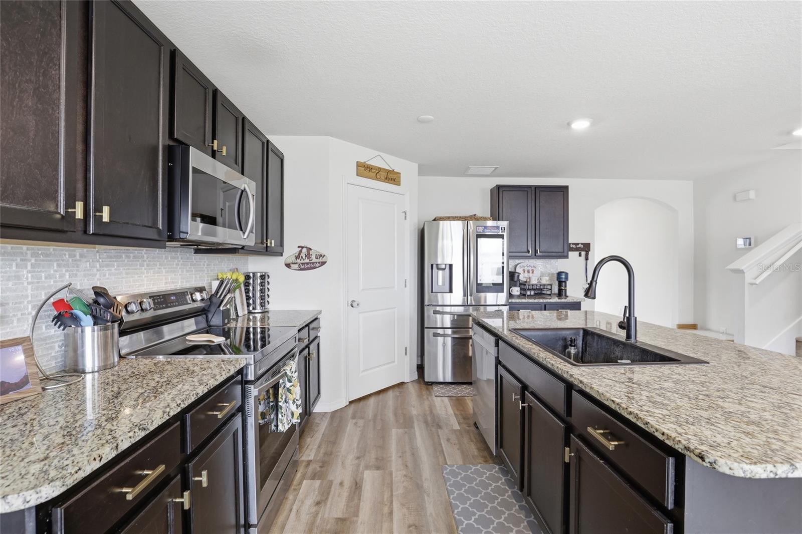 NEWBERRY CORNERS PH LLL PB 35 PG 91 - Residential