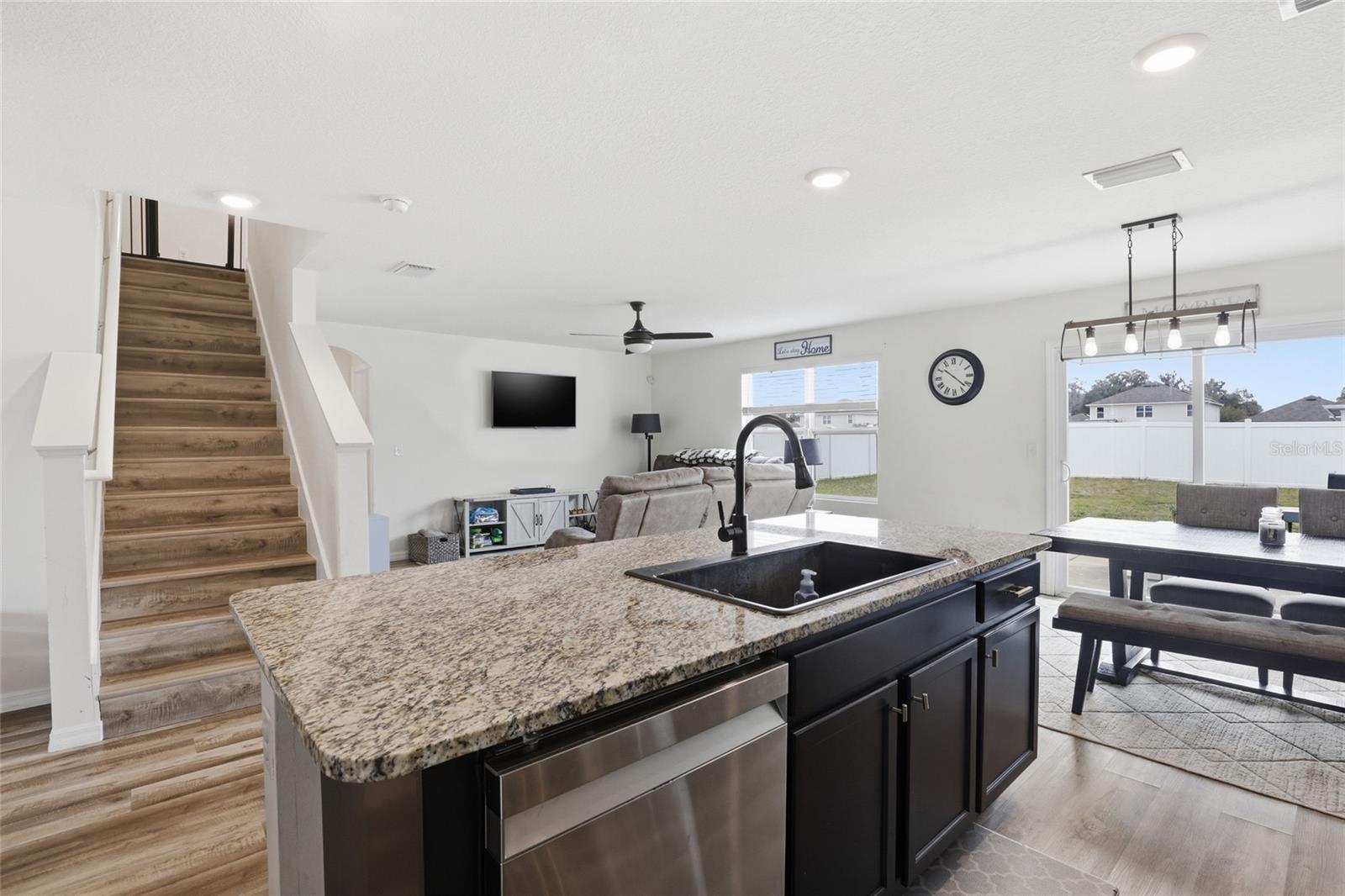 NEWBERRY CORNERS PH LLL PB 35 PG 91 - Residential