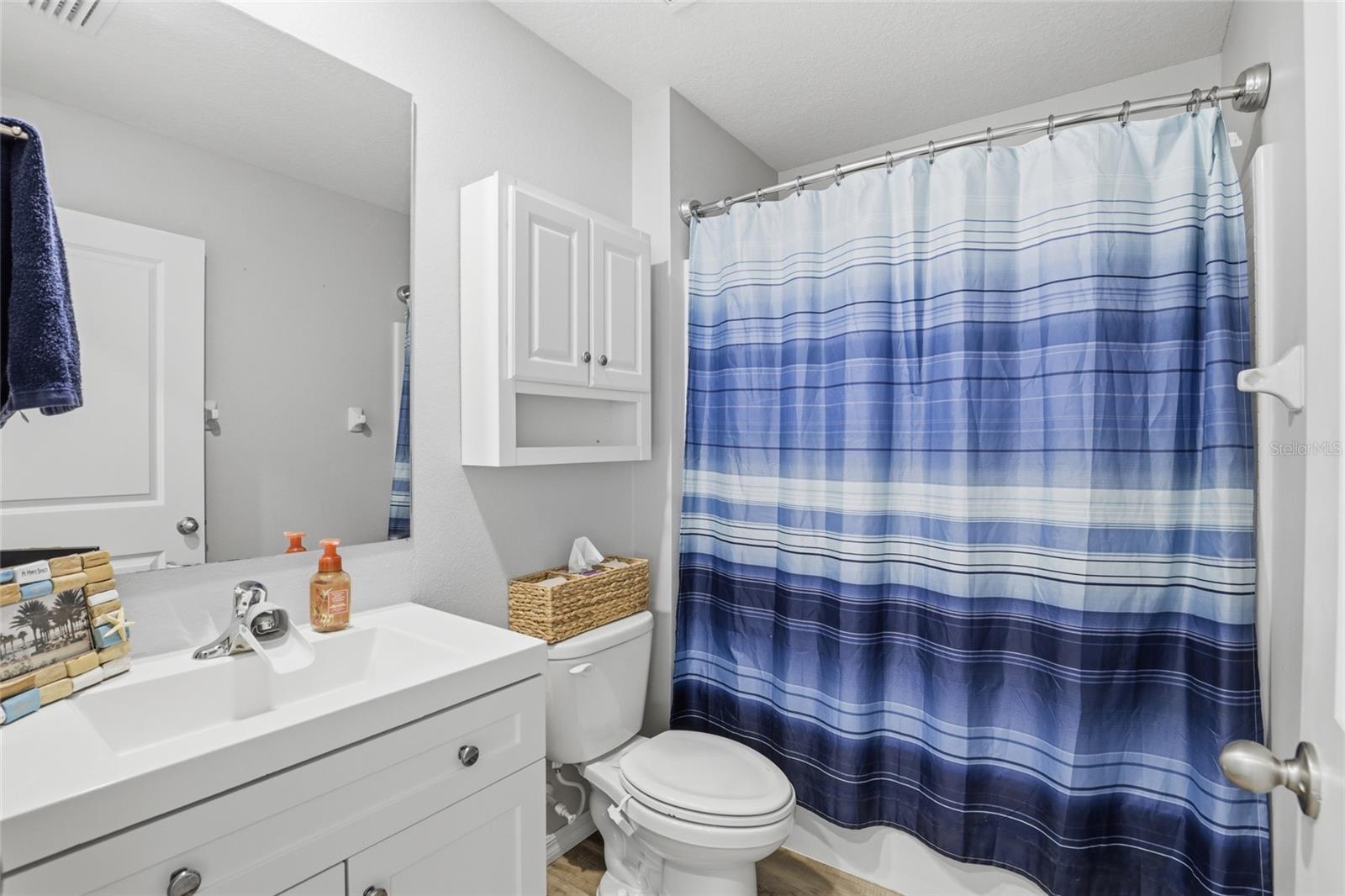 NEWBERRY CORNERS PH LLL PB 35 PG 91 - Residential