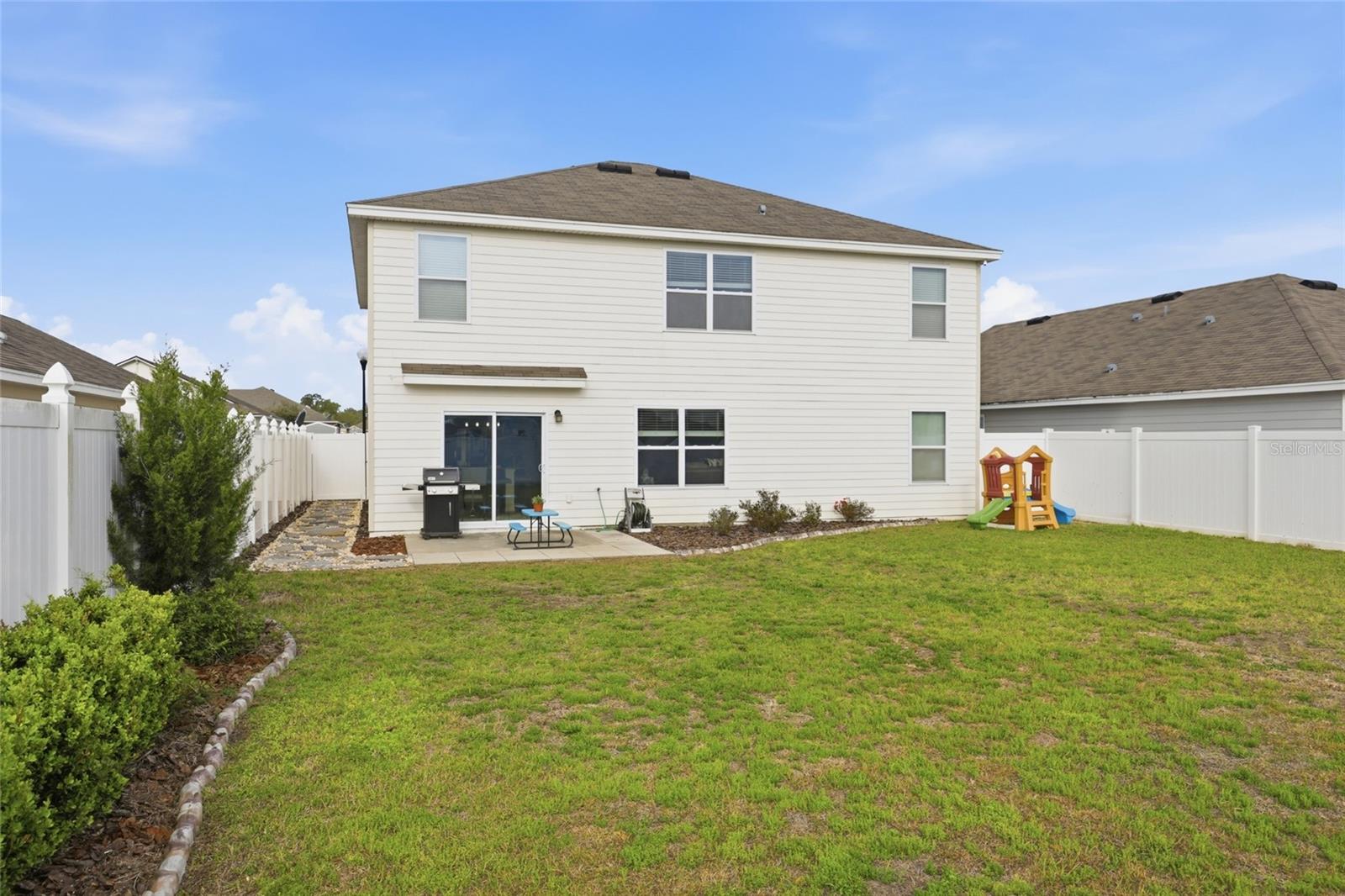 NEWBERRY CORNERS PH LLL PB 35 PG 91 - Residential