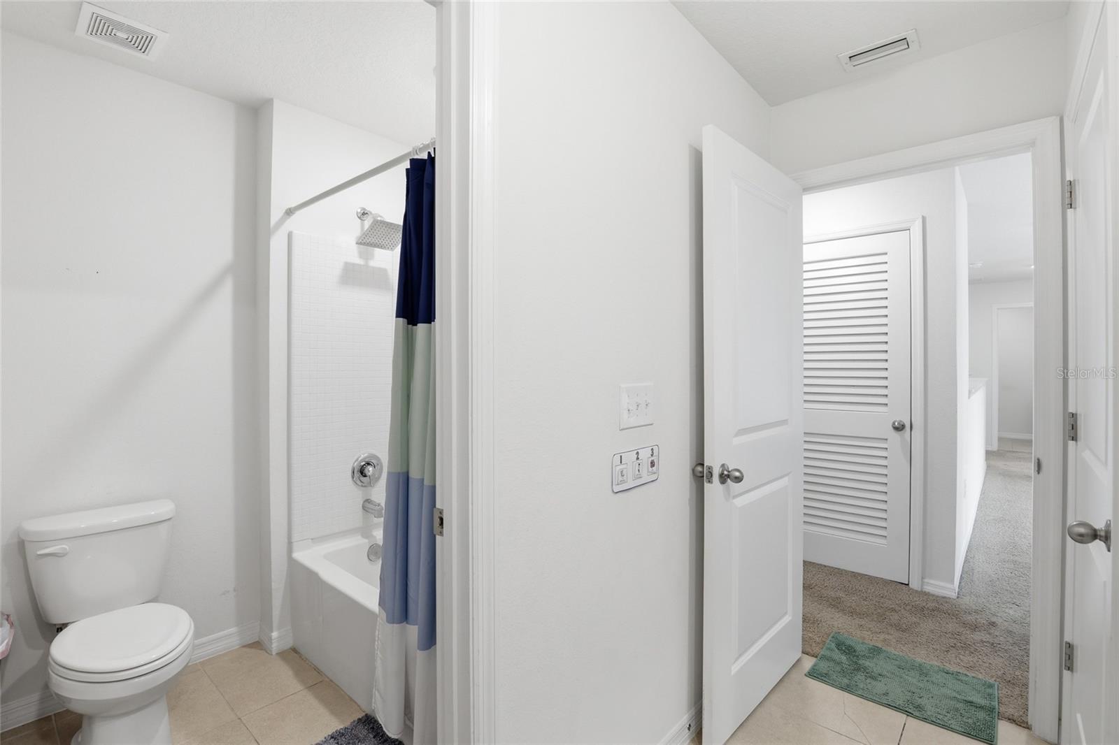 NEWBERRY CORNERS PH LLL PB 35 PG 91 - Residential