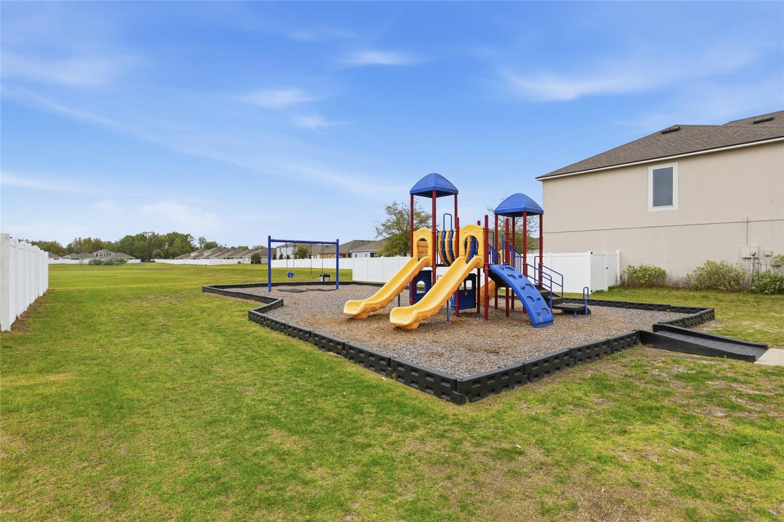 NEWBERRY CORNERS PH LLL PB 35 PG 91 - Residential