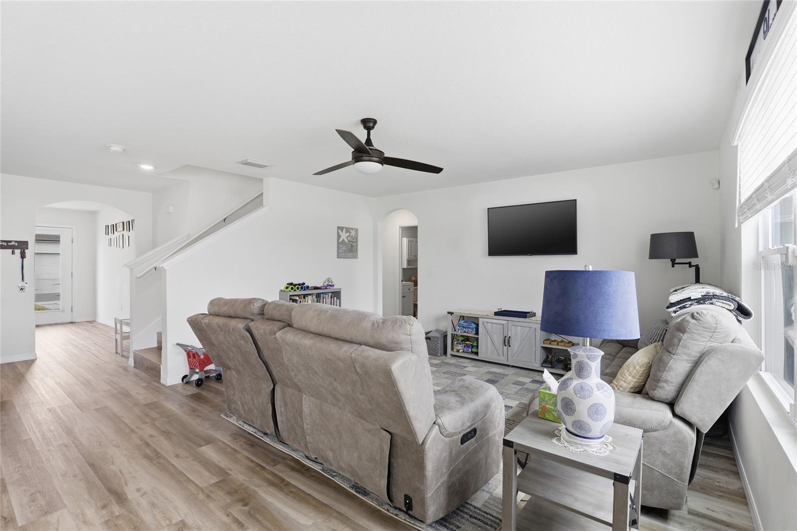 NEWBERRY CORNERS PH LLL PB 35 PG 91 - Residential