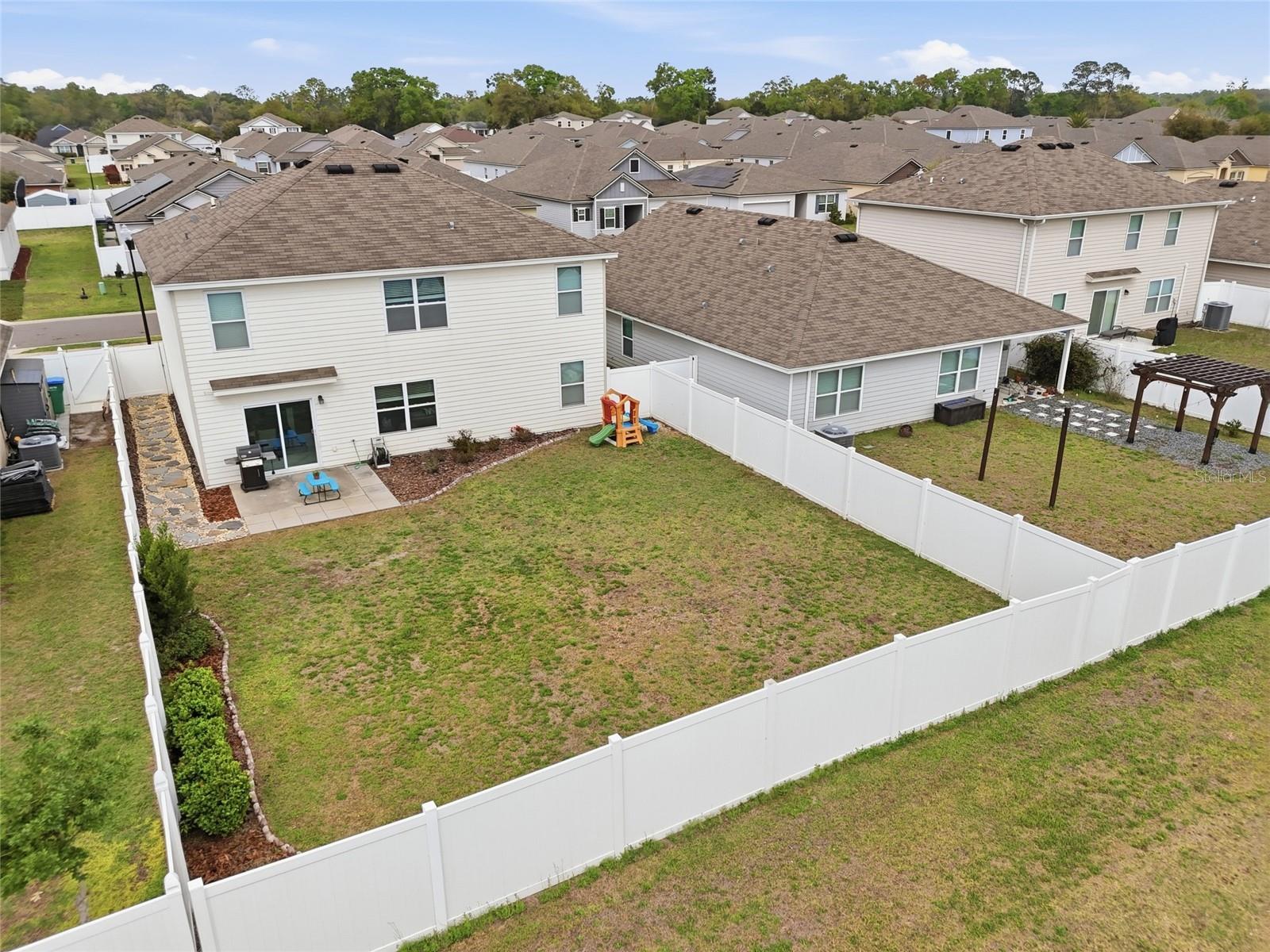 NEWBERRY CORNERS PH LLL PB 35 PG 91 - Residential