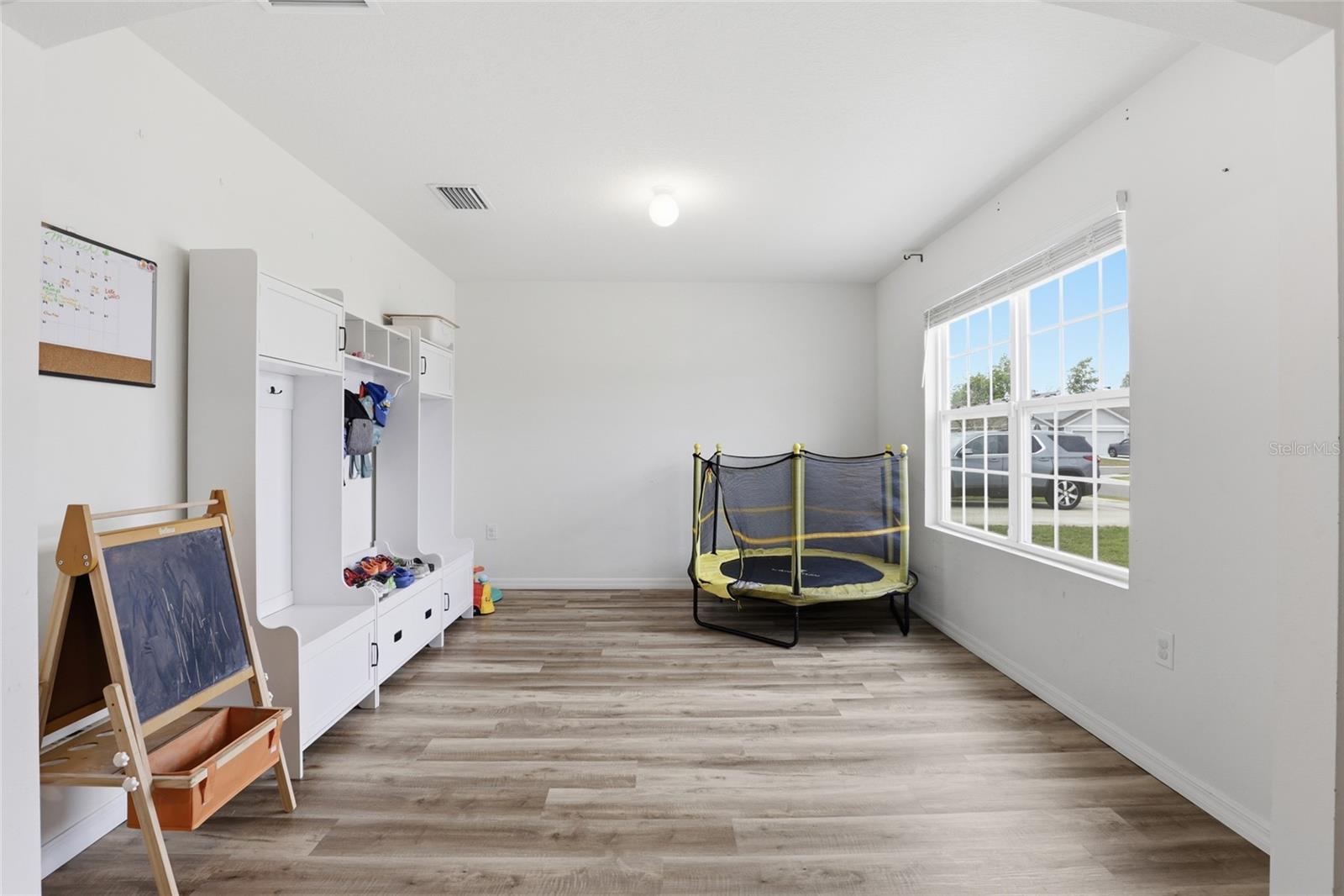 NEWBERRY CORNERS PH LLL PB 35 PG 91 - Residential