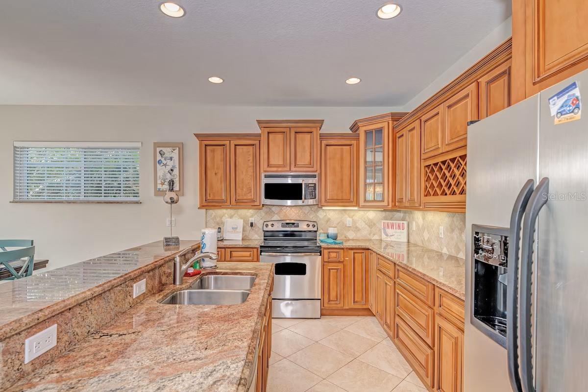 VILLAS ON FIFTH AVE - Residential