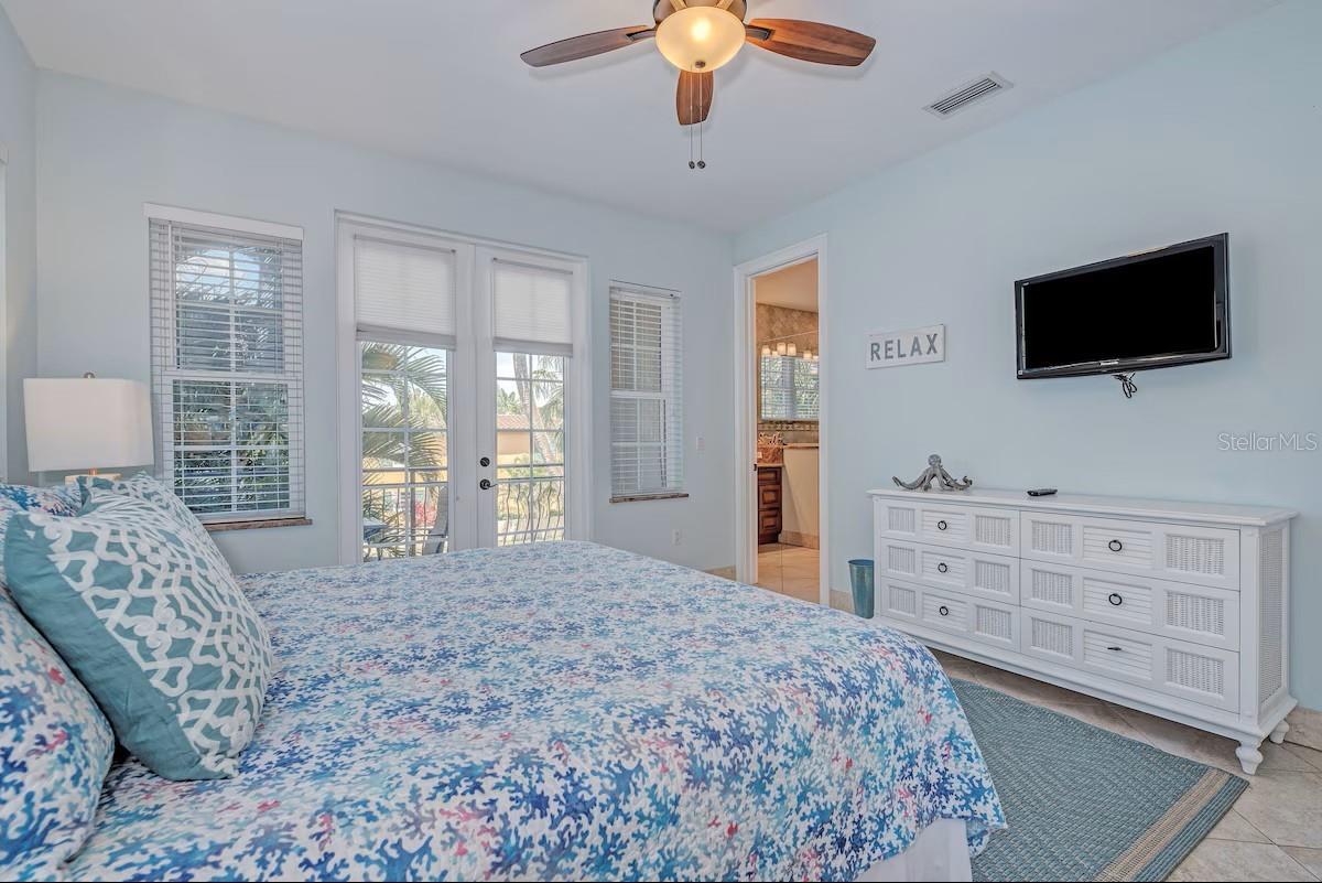 VILLAS ON FIFTH AVE - Residential