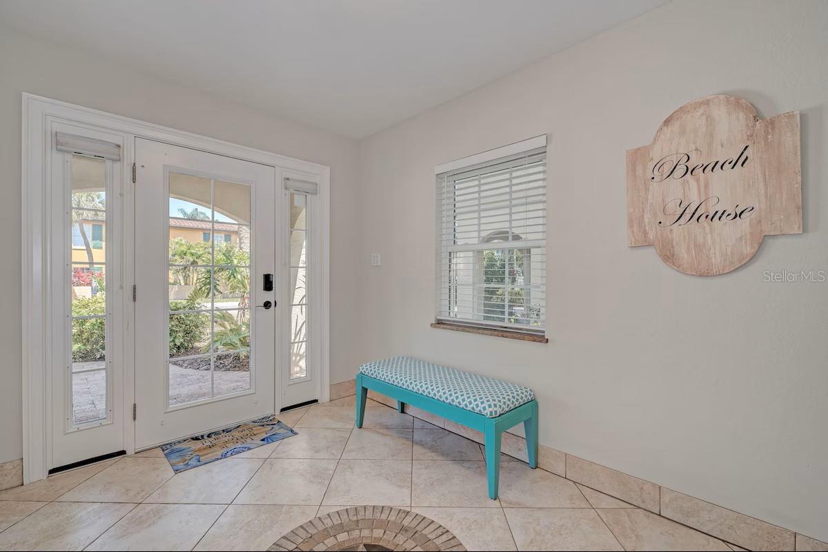 VILLAS ON FIFTH AVE - Residential