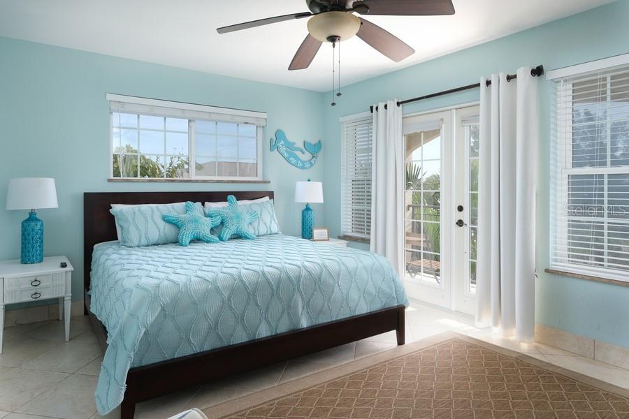 VILLAS ON FIFTH AVE - Residential