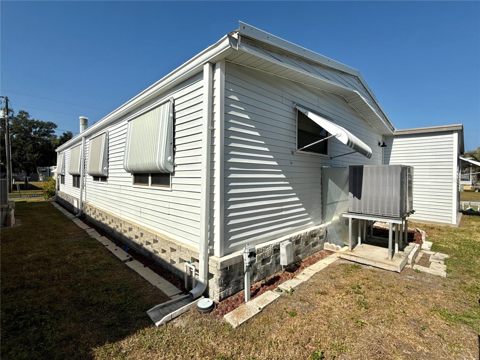 6821 AMERICANA DRIVE NE 106