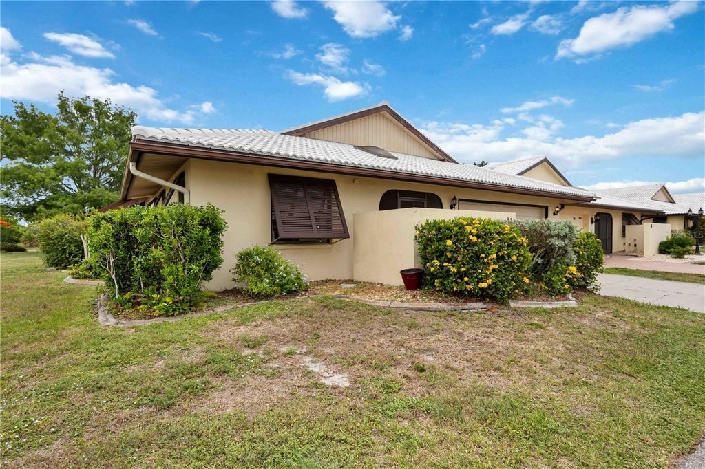 Photo of 98 Drifting Sands Drive, Venice, FL 34293 (MLS # N6144679)