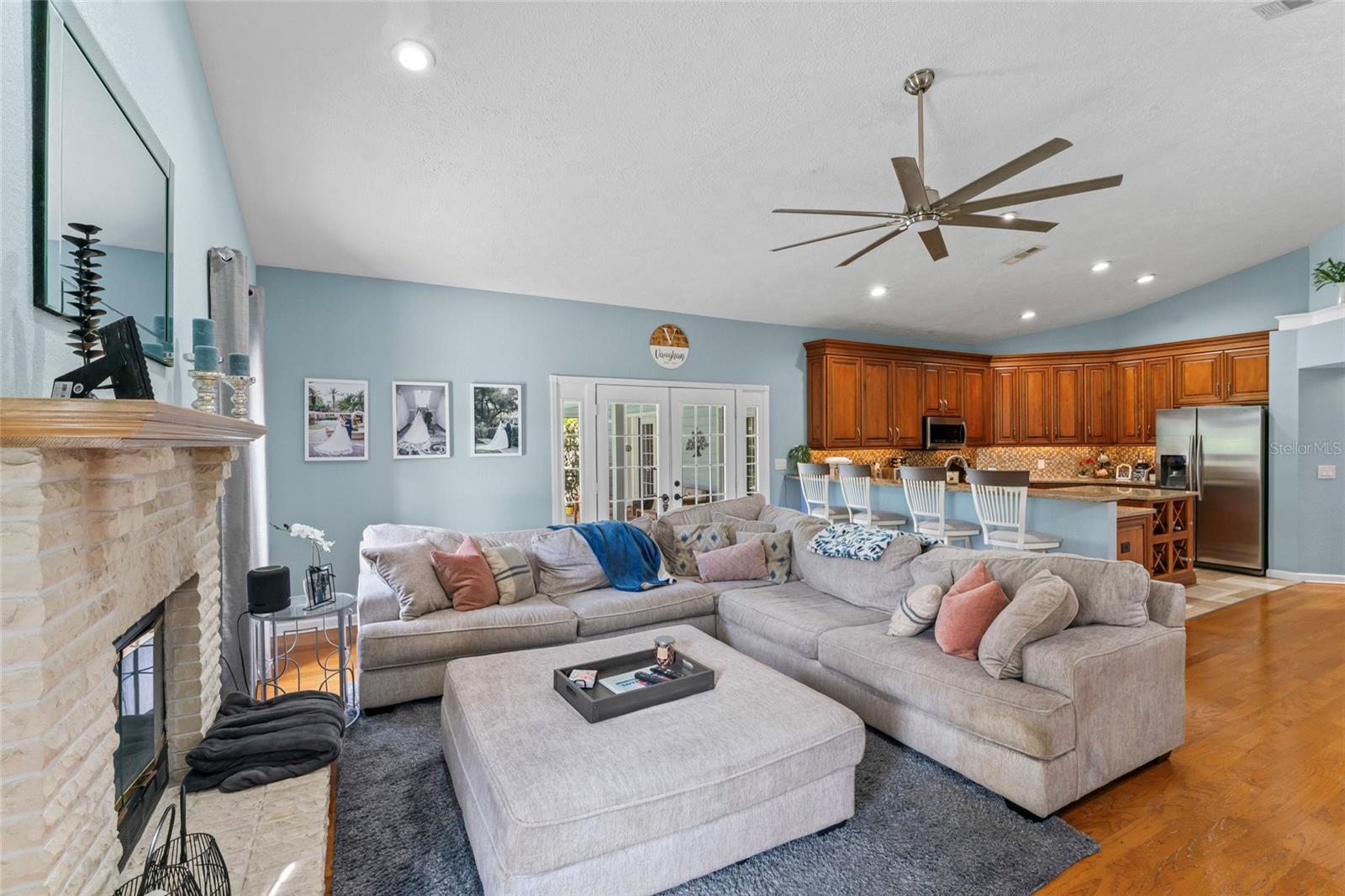 COUNTRY OAK ESTATES - Residential