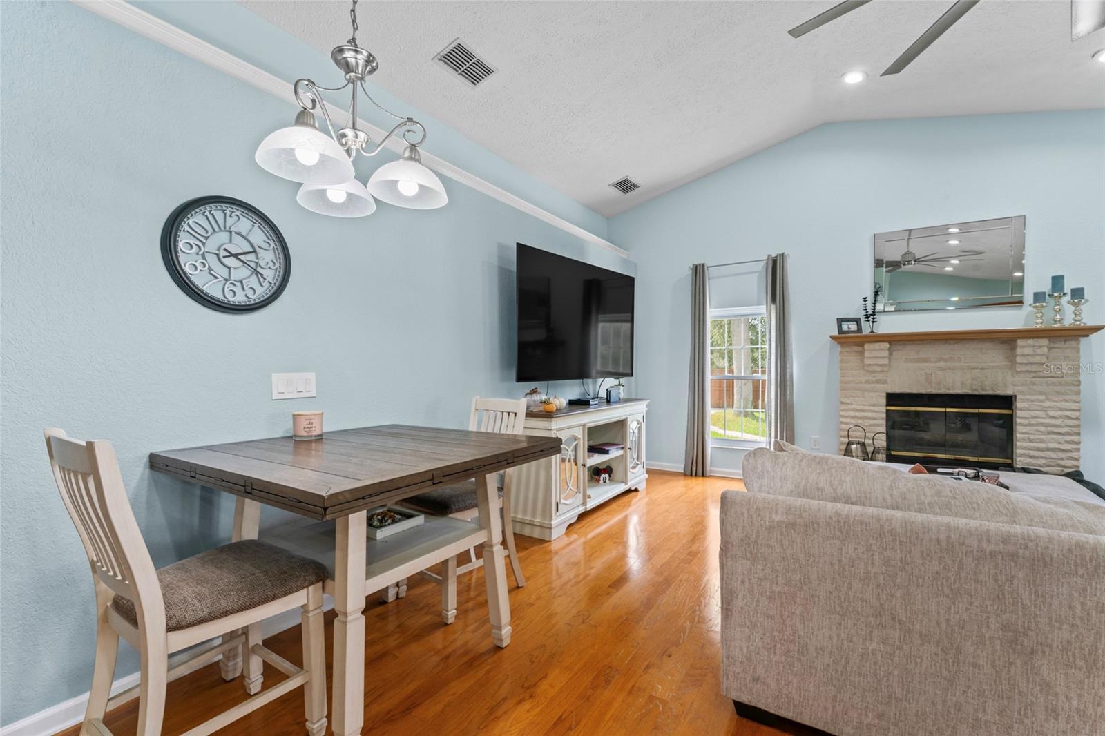 COUNTRY OAK ESTATES - Residential