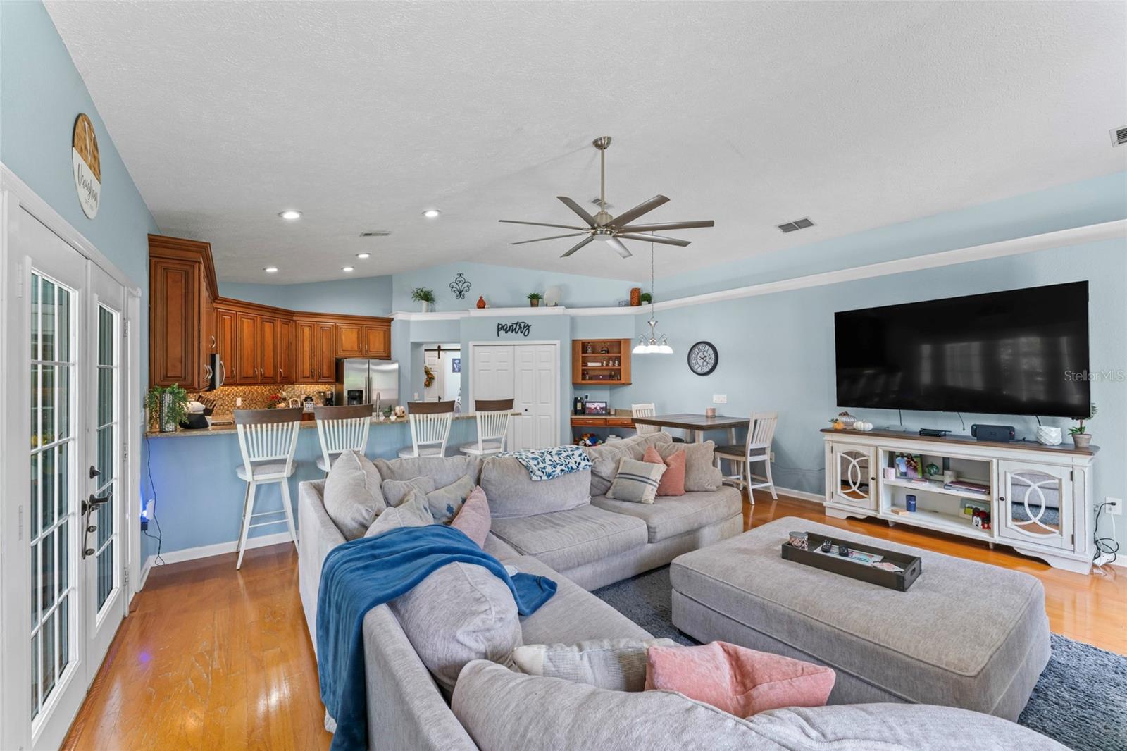 COUNTRY OAK ESTATES - Residential